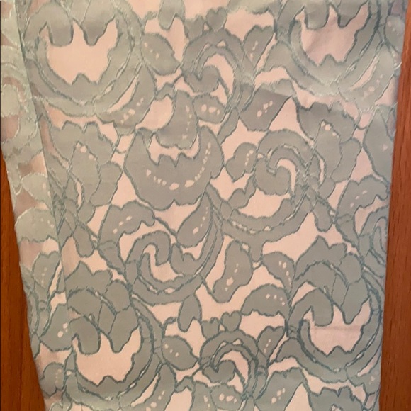 Jennifer Lopez ankle pants - Picture 3 of 5